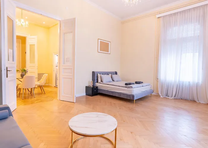 Heroes\' Square Residence