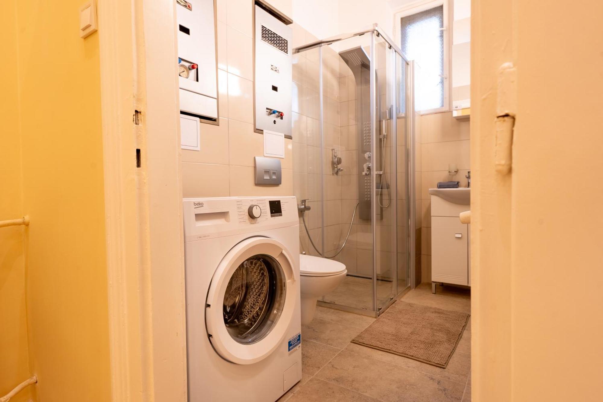 Heroes' Square Apartment Budapest